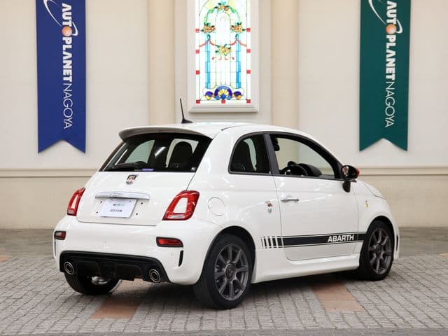 Car thumbnail 3