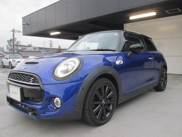 Car thumbnail 4