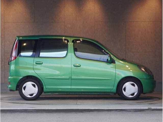 Car thumbnail 3