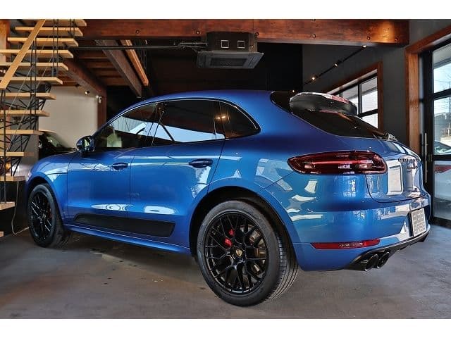 Car thumbnail 4