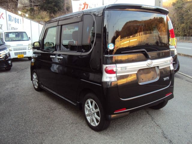 Car thumbnail 4