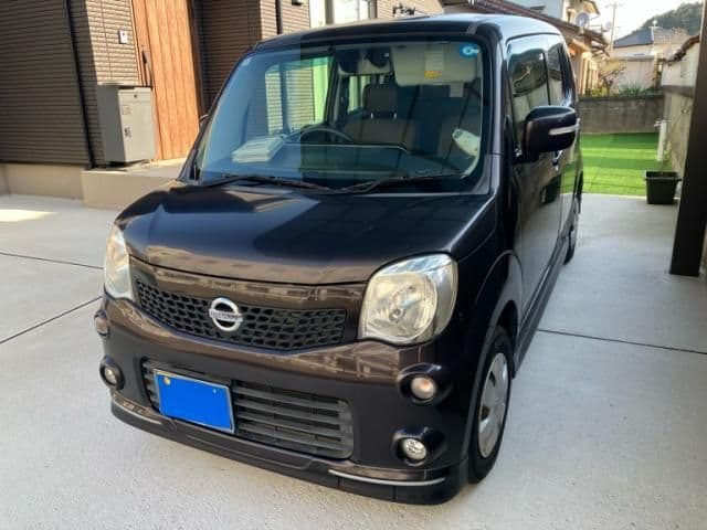 NISSAN