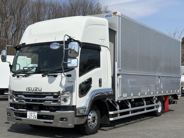 ISUZU