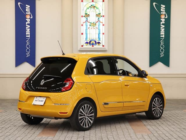 Car thumbnail 2