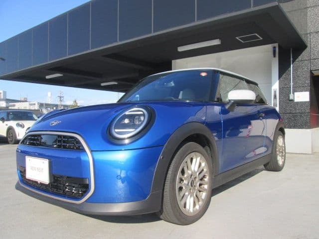 Car thumbnail 3