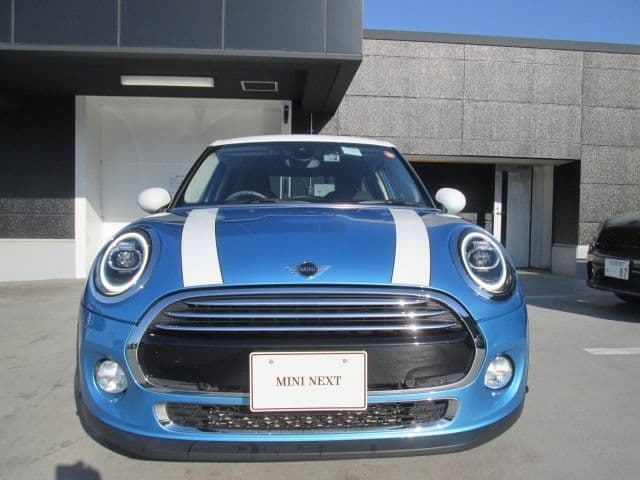 Car thumbnail 2