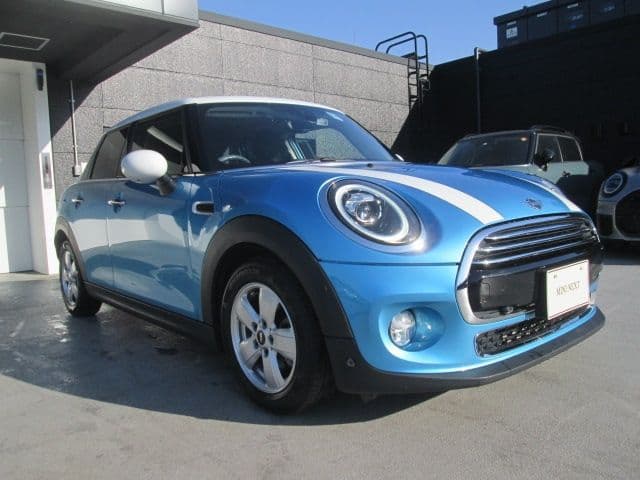 Car thumbnail 3