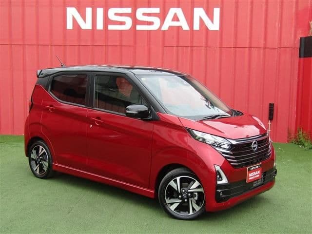 NISSAN