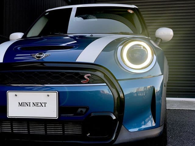 Car thumbnail 3