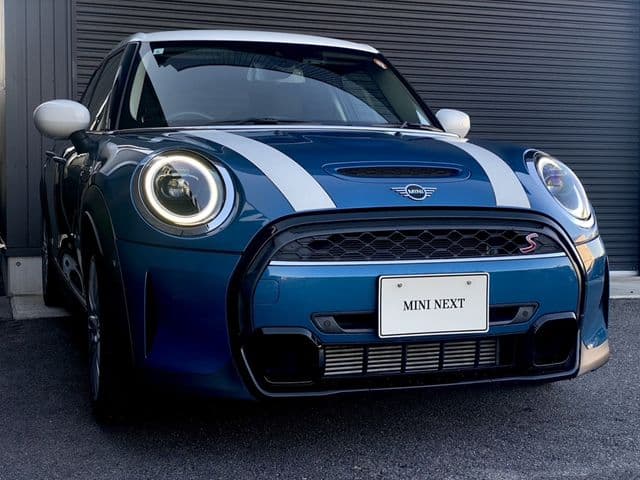 Car thumbnail 4