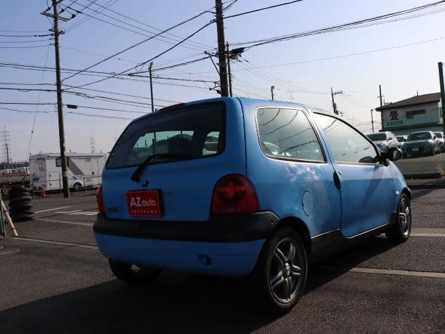 Car thumbnail 3