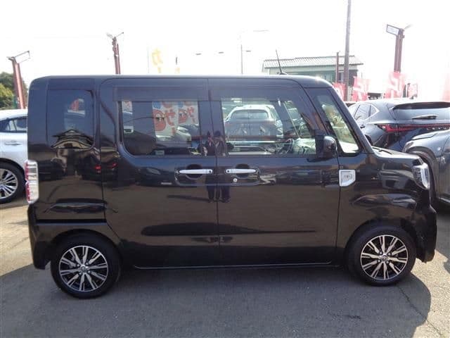 Car thumbnail 4