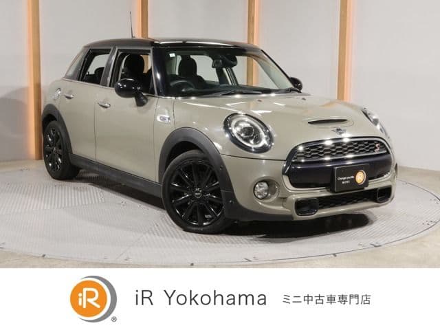Car image 1