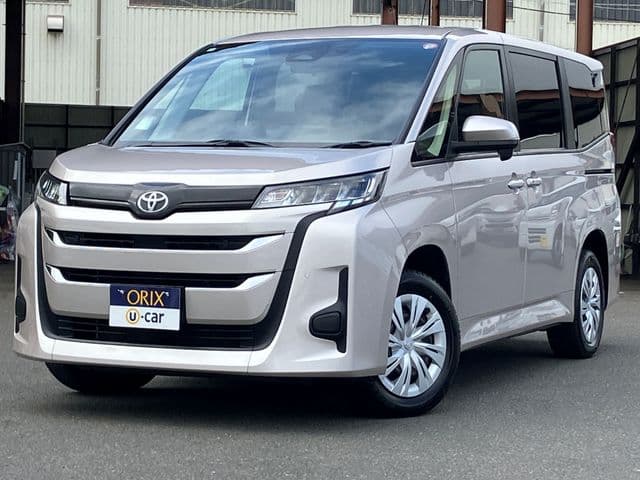 TOYOTA NOAH 4WD