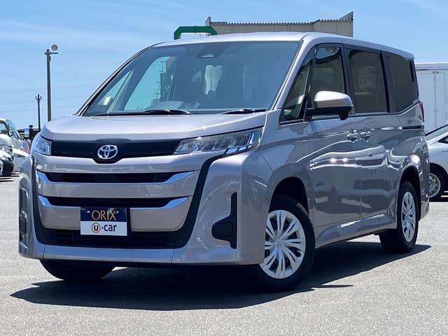 TOYOTA NOAH 4WD