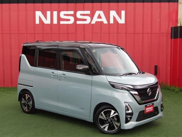NISSAN