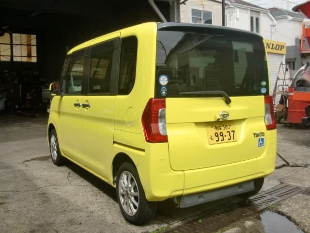 Car thumbnail 3