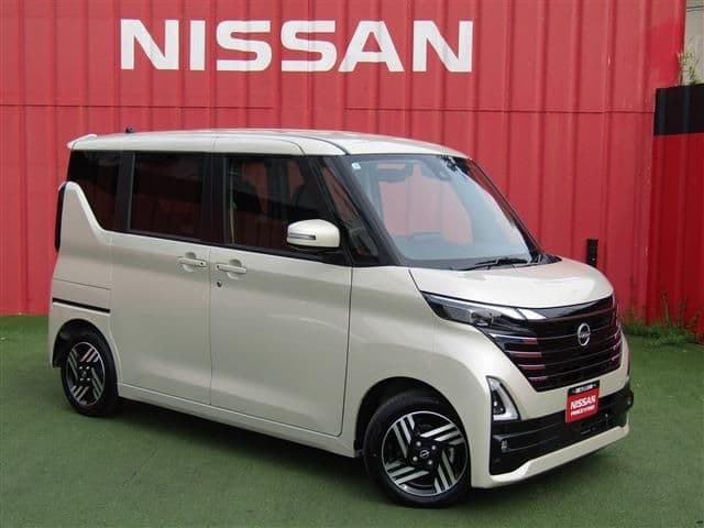 NISSAN
