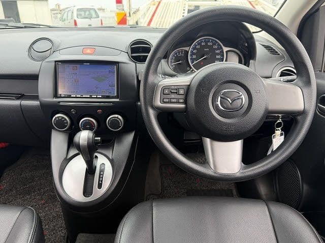 Car thumbnail 3