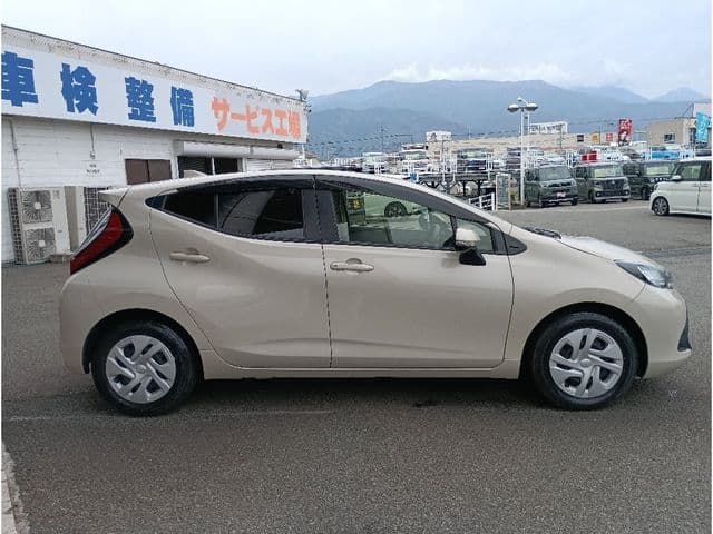 Car thumbnail 4