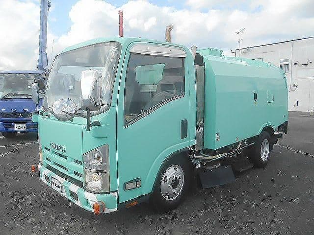 ISUZU