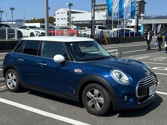 Car image 1