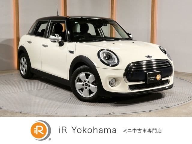 Car image 1