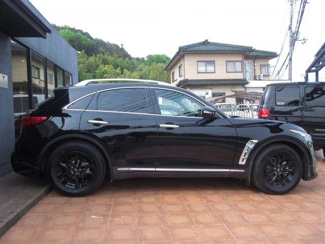 Car thumbnail 4