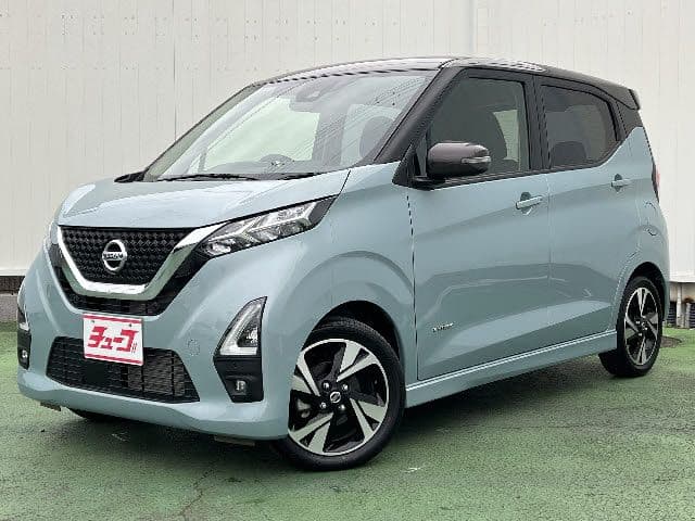 NISSAN
