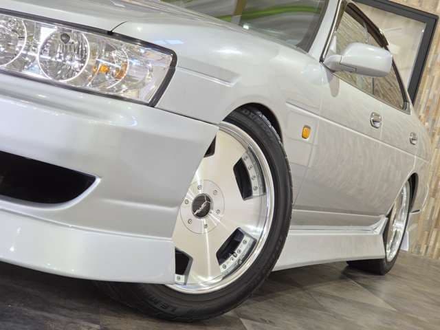 Car thumbnail 3