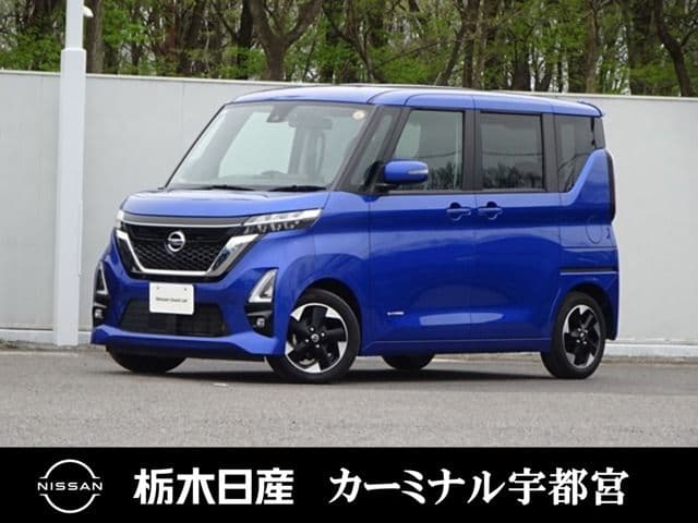 NISSAN