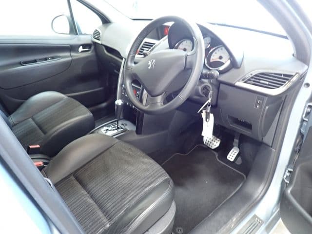 Car thumbnail 2