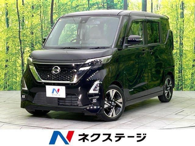 NISSAN