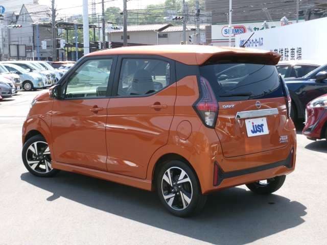 Car thumbnail 3