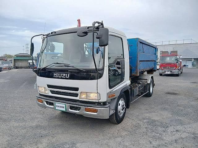 ISUZU