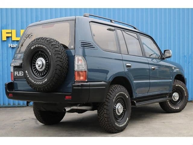 Car thumbnail 3