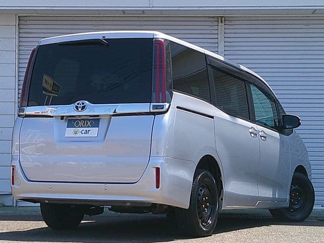 Car thumbnail 3