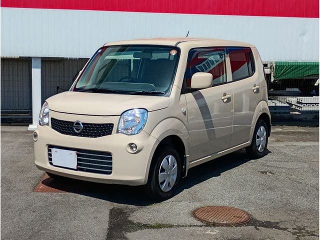 NISSAN