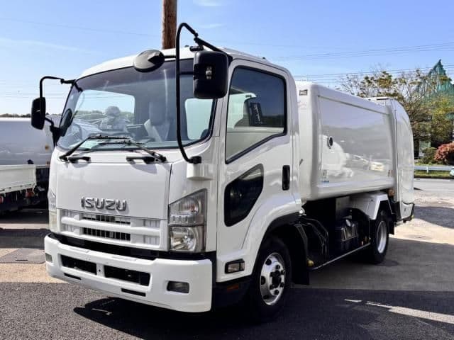 ISUZU