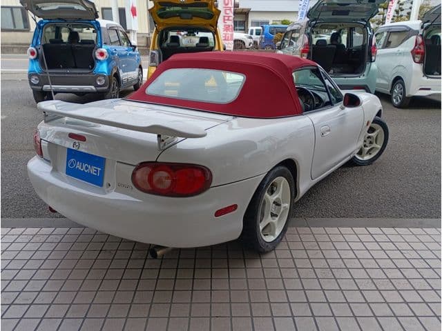 Car thumbnail 3