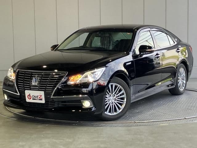 TOYOTA CROWN sedan hybrid