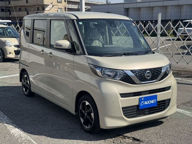 NISSAN