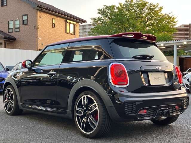 Car thumbnail 3