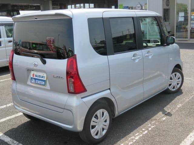 Car thumbnail 4