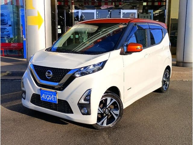 NISSAN