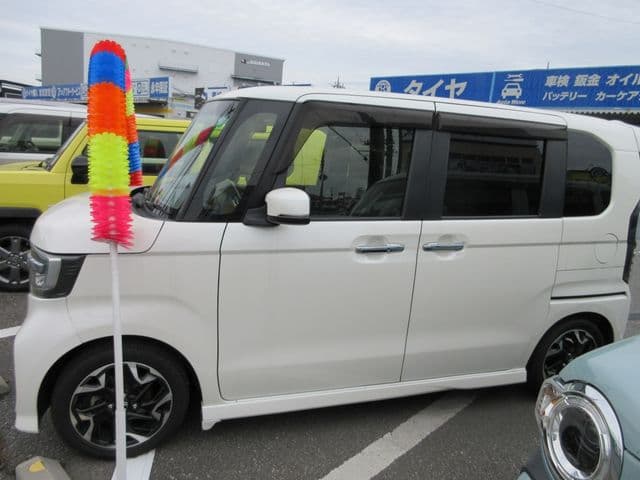 Car thumbnail 3
