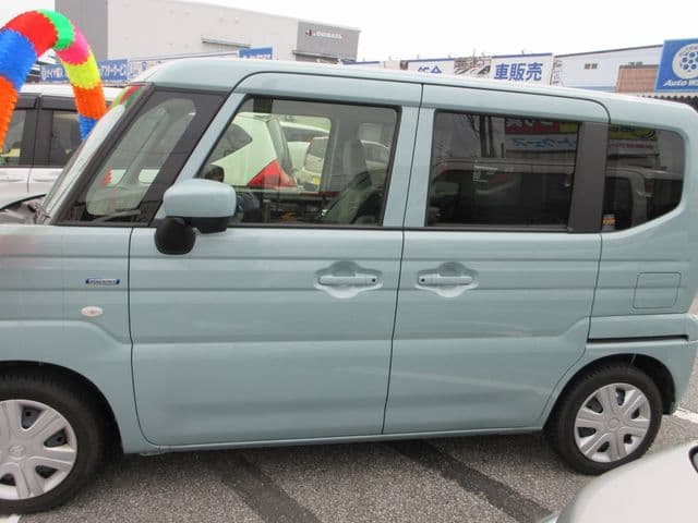 Car thumbnail 3