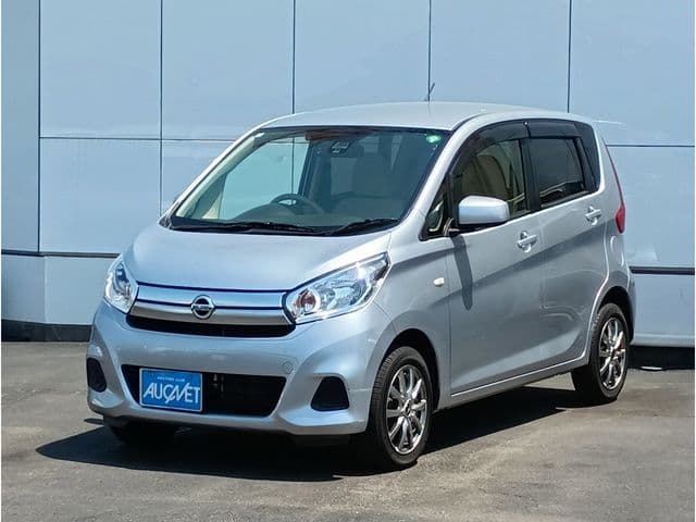 NISSAN