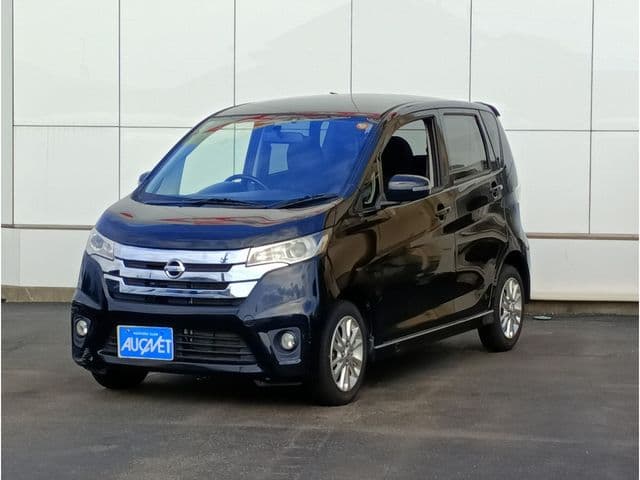 NISSAN