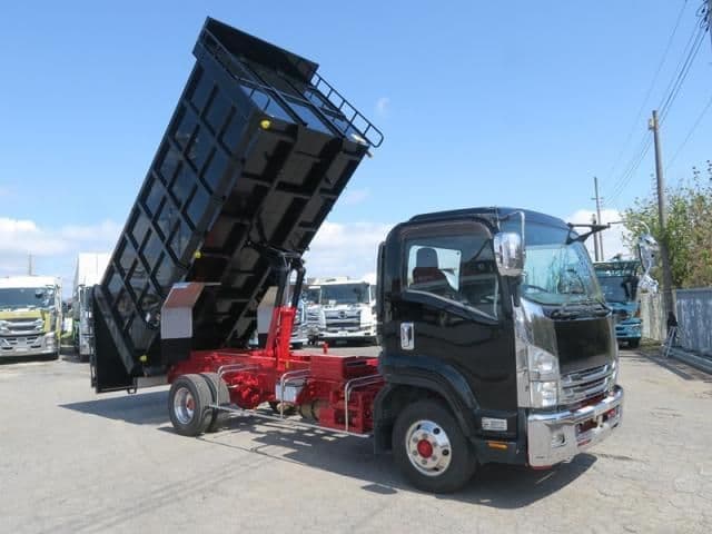 ISUZU